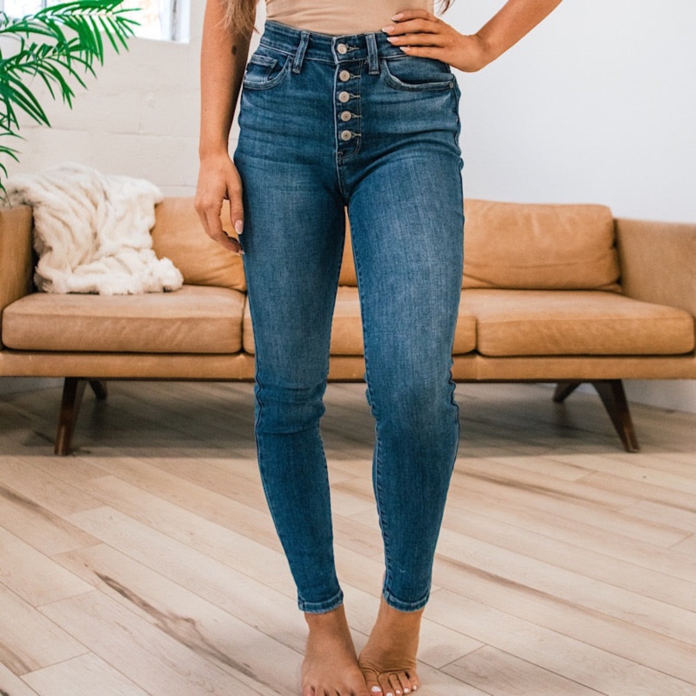 Judy Blue HIGH RISE BUTTON FLY SKINNY size 15 /32
